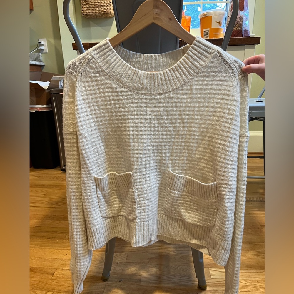 Everlane cashmere cream cropped sweater